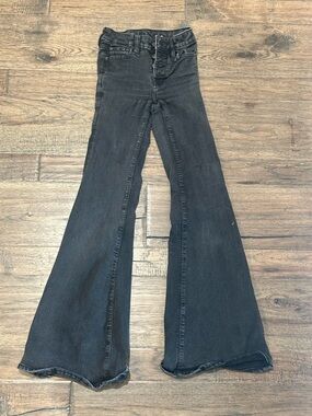 American Eagle Women's High-Rise Black Flared Jeans Size 000